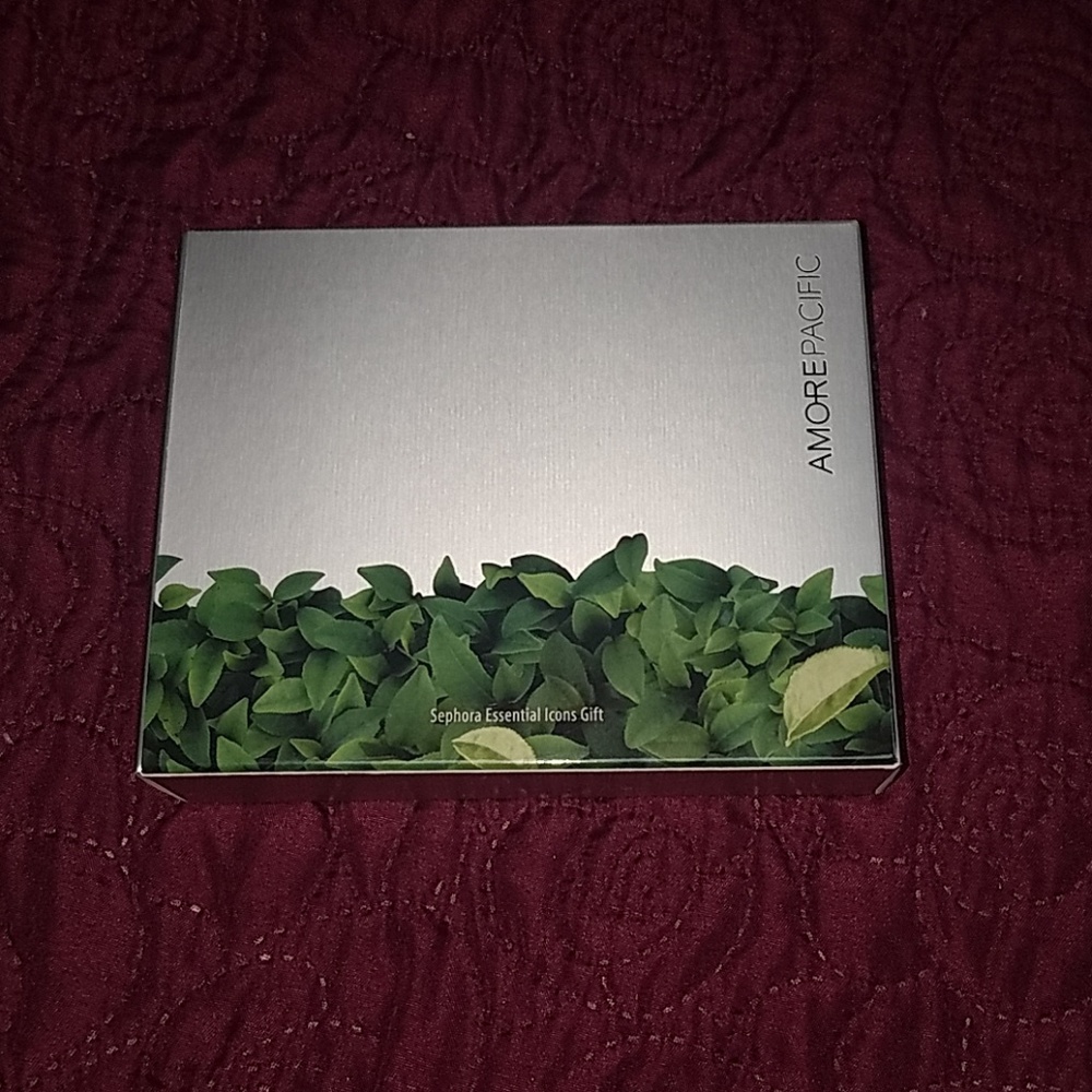 Amore Pacific Sephora Essentials Icons Gift